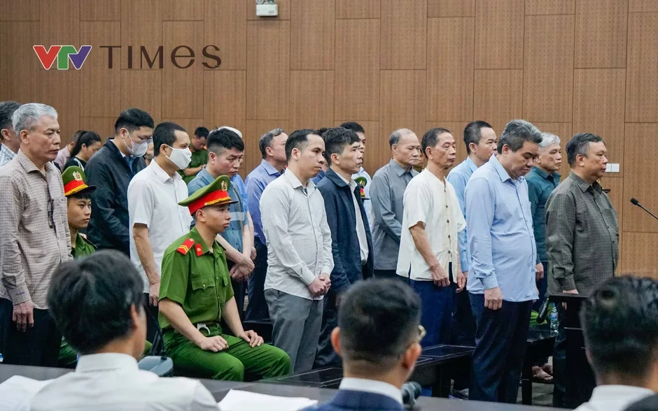 Cựu Thứ trưởng Hoàng Văn Thắng khai báo trước tòa lý do nhận 200.000 USD Cựu Thứ trưởng Hoàng Văn Thắng khai báo trước tòa lý do nhận 200.000 USD