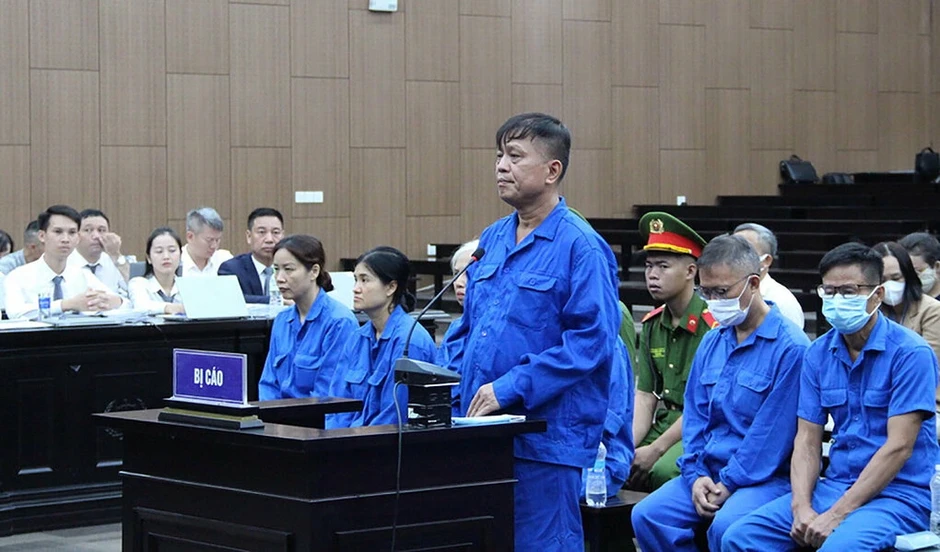 Cựu thứ trưởng Nguyễn Bá Hoan bị đề nghị 12-13 năm tù Cựu thứ trưởng Nguyễn Bá Hoan bị đề nghị 12-13 năm tù