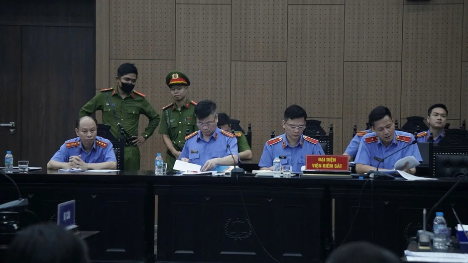 Cựu Thứ trưởng Nguyễn Bá Hoan nhận sai, xin được hưởng khoan hồng Cựu Thứ trưởng Nguyễn Bá Hoan nhận sai, xin được hưởng khoan hồng