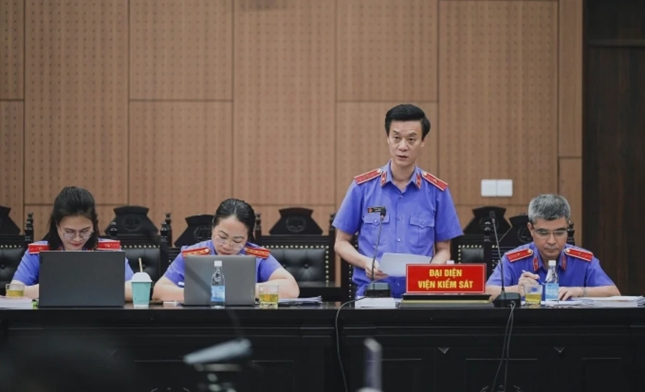 Cựu thứ trưởng nông nghiệp bị đề nghị 4-5 năm tù vì nhận 4,5 tỷ đồng Cựu thứ trưởng nông nghiệp bị đề nghị 4-5 năm tù vì nhận 4,5 tỷ đồng