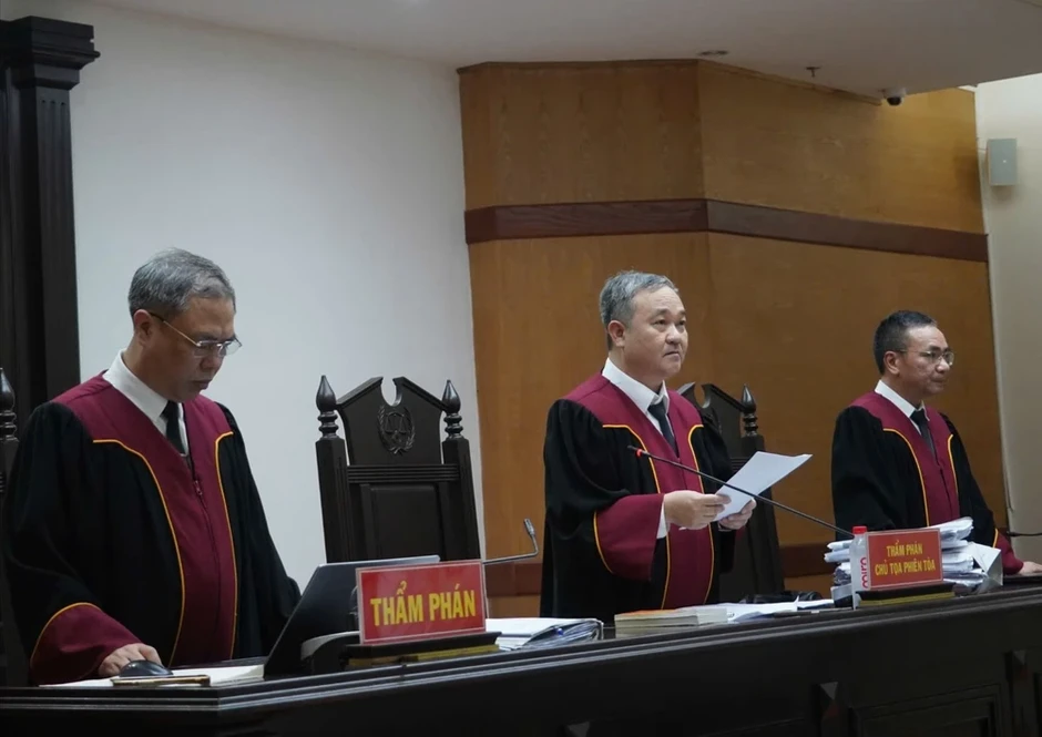 Cựu Tổng giám đốc Vicem Nguyễn Ngọc Anh được giảm 2 năm tù Cựu Tổng giám đốc Vicem Nguyễn Ngọc Anh được giảm 2 năm tù