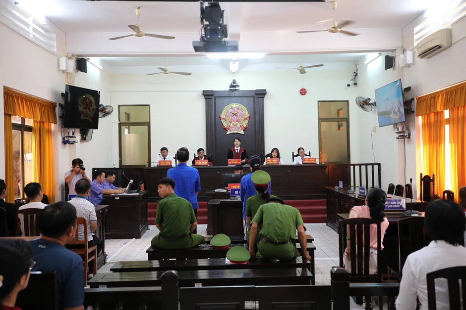 Cựu Trưởng Công an Phú Quốc lĩnh 18 năm tù vì lừa đảo hơn 67 tỷ đồng Cựu Trưởng Công an Phú Quốc lĩnh 18 năm tù vì lừa đảo hơn 67 tỷ đồng