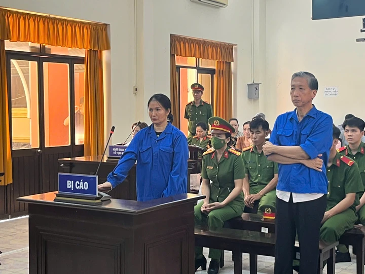 Cựu Trưởng Công an TP Phú Quốc Lê Văn Mót lãnh án 18 năm tù Cựu Trưởng Công an TP Phú Quốc Lê Văn Mót lãnh án 18 năm tù