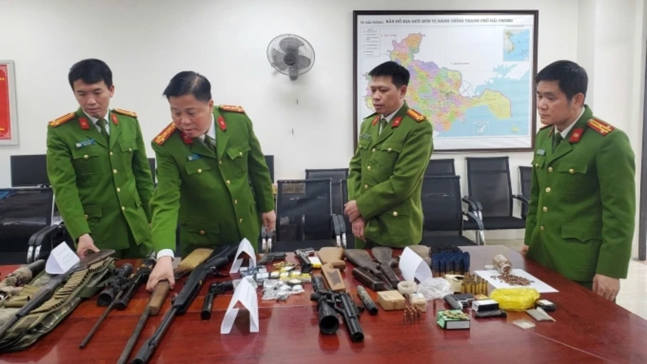 Cựu vận động viên bắn súng điều hành 'công xưởng' chế tạo súng đạn Cựu vận động viên bắn súng điều hành 'công xưởng' chế tạo súng đạn