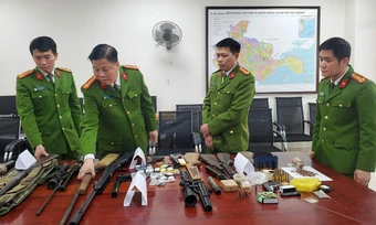 Cựu vận động viên bắn súng điều hành 'công xưởng' chế tạo súng đạn