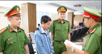 Đà Nẵng: Bắt tạm giam nguyên chuyên viên Phòng Giáo dục và đào tạo Nam Trà My