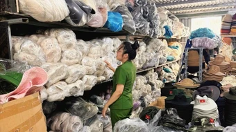 Đà Nẵng phát hiện, tạm giữ 700 đôi sandal có dấu hiệu xâm phạm quyền sở hữu trí tuệ
