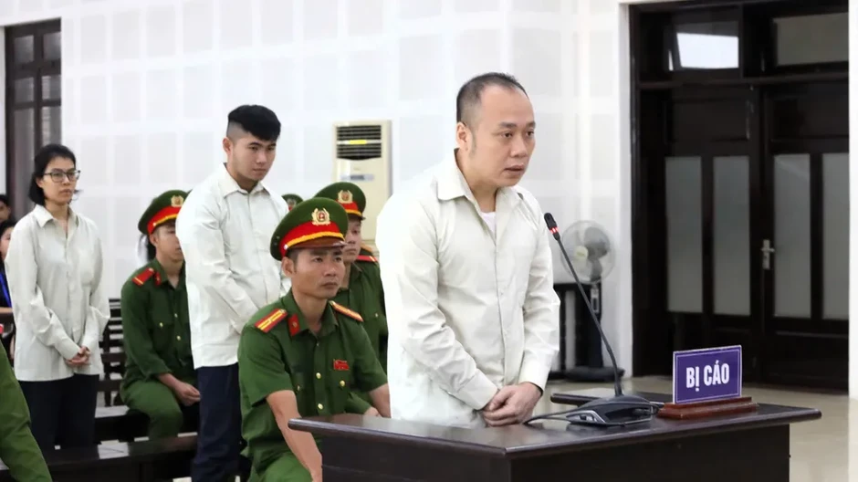 Đà Nẵng: Xét xử vụ án GFDI lừa đảo hơn 2.400 tỷ đồng với 8.743 người tham gia tố tụng Đà Nẵng: Xét xử vụ án GFDI lừa đảo hơn 2.400 tỷ đồng với 8.743 người tham gia tố tụng