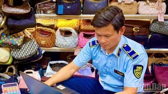 Đà Nẵng: Xử phạt 7 cơ sở kinh doanh hàng giả bán cho du khách