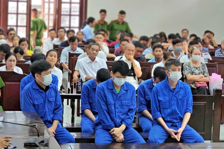 Đại án buôn lậu xăng dầu: Thêm nhiều chủ cây xăng, thuyền viên lãnh án Đại án buôn lậu xăng dầu: Thêm nhiều chủ cây xăng, thuyền viên lãnh án
