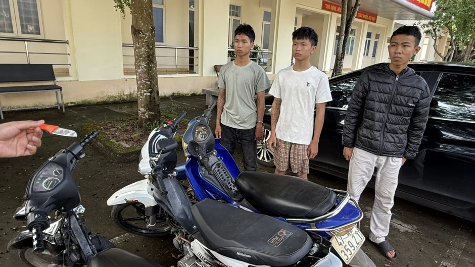 Đắk Lắk: Bắt nhanh nhóm dùng dao cướp xe máy trong đêm Đắk Lắk: Bắt nhanh nhóm dùng dao cướp xe máy trong đêm