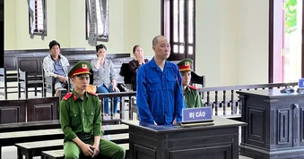 Đâm tình địch sau khi nghe tin vợ cũ có thai, người đàn ông lãnh 9 năm tù
