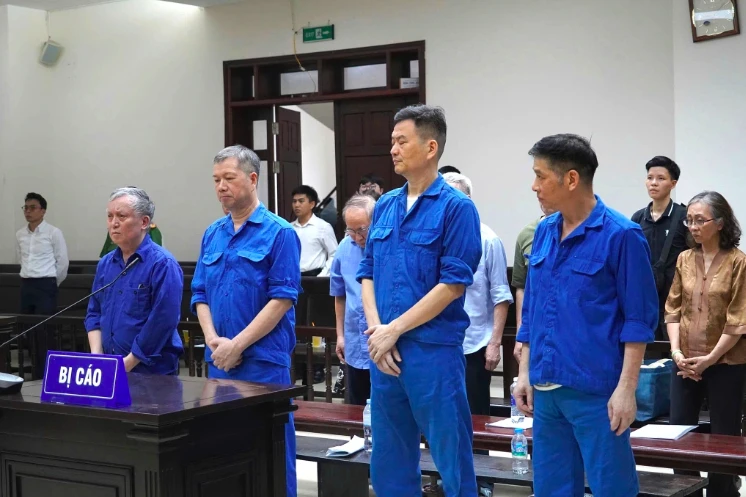 Dàn cựu lãnh đạo VICEM xin giảm án và tiền bồi thường vụ tháp nghìn tỷ bỏ hoang gần 11 năm Dàn cựu lãnh đạo VICEM xin giảm án và tiền bồi thường vụ tháp nghìn tỷ bỏ hoang gần 11 năm