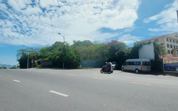 Dân khiếu nại không được giải quyết, phòng tham mưu phường biến thành ‘kiến nghị’ rồi chỉ sang tòa Dân khiếu nại không được giải quyết, phòng tham mưu phường biến thành ‘kiến nghị’ rồi chỉ sang tòa