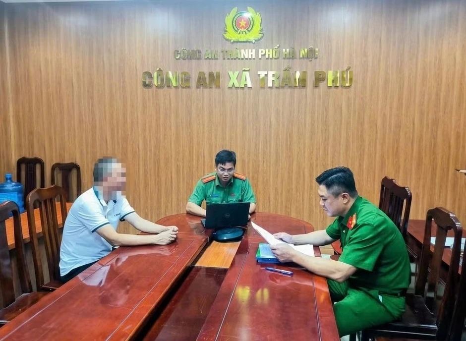Đăng ảnh chế AI "phơi thóc nổ thành bỏng", người đàn ông bị phạt 7,5 triệu đồng Đăng ảnh chế AI "phơi thóc nổ thành bỏng", người đàn ông bị phạt 7,5 triệu đồng