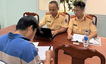 Đăng Facebook xuyên tạc bị CSGT 'cướp xe', người đàn ông bị xử phạt