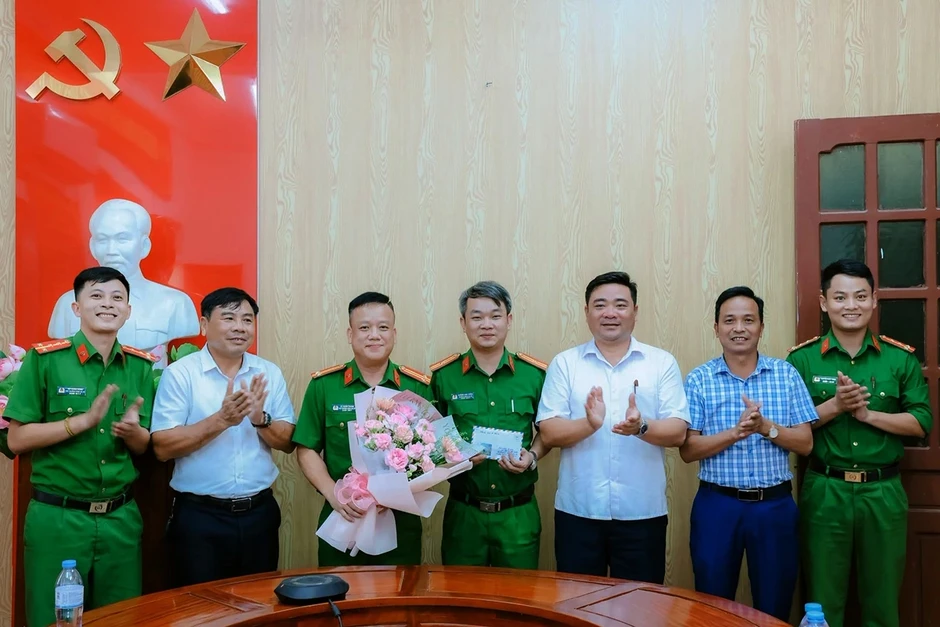 Đang ngủ, cụ bà U90 bị giật đứt đôi hoa tai bằng vàng Đang ngủ, cụ bà U90 bị giật đứt đôi hoa tai bằng vàng