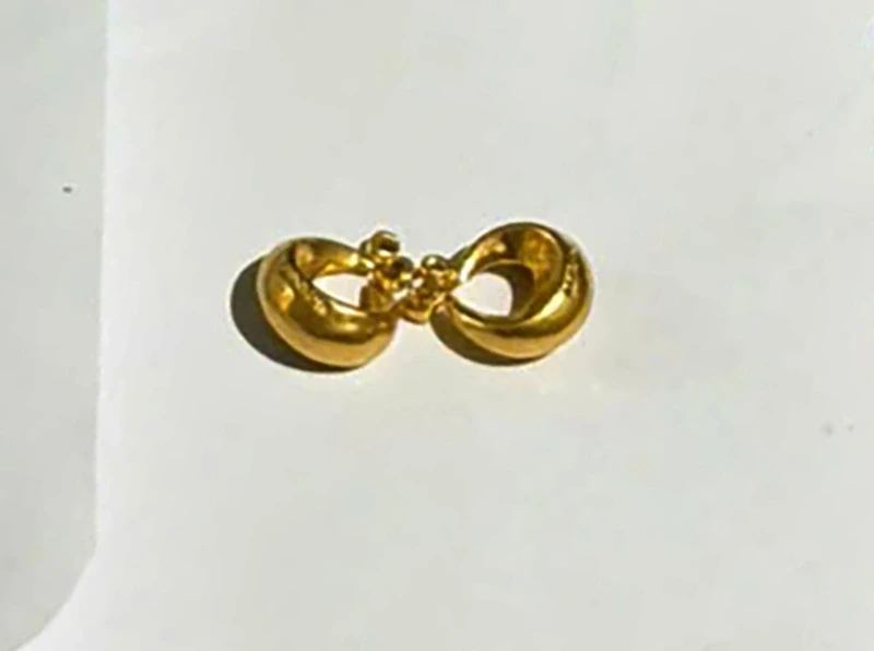 Đang ngủ, cụ bà U90 bị giật đứt đôi hoa tai bằng vàng Đang ngủ, cụ bà U90 bị giật đứt đôi hoa tai bằng vàng