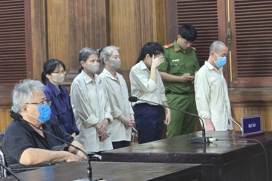 Đang trốn truy nã, em trai bà Hứa Thị Phấn bị đề nghị 16-18 năm tù Đang trốn truy nã, em trai bà Hứa Thị Phấn bị đề nghị 16-18 năm tù