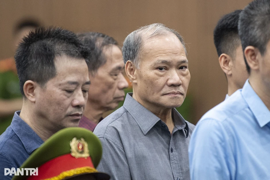 Đang tuyên án cựu Thứ trưởng Hoàng Văn Thắng