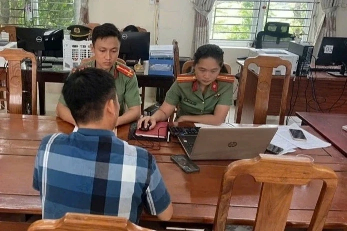 Đăng video sai sự thật về Bệnh viện Bạch Mai, bị phạt 10 triệu đồng Đăng video sai sự thật về Bệnh viện Bạch Mai, bị phạt 10 triệu đồng