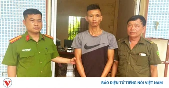 Đang xem bóng đá, người đàn ông bị em vợ đâm tử vong