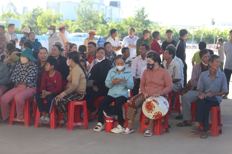 Đang xét xử kẻ bị cáo buộc sát hại 3 người trong gia đình người tình ở Tây Ninh Đang xét xử kẻ bị cáo buộc sát hại 3 người trong gia đình người tình ở Tây Ninh