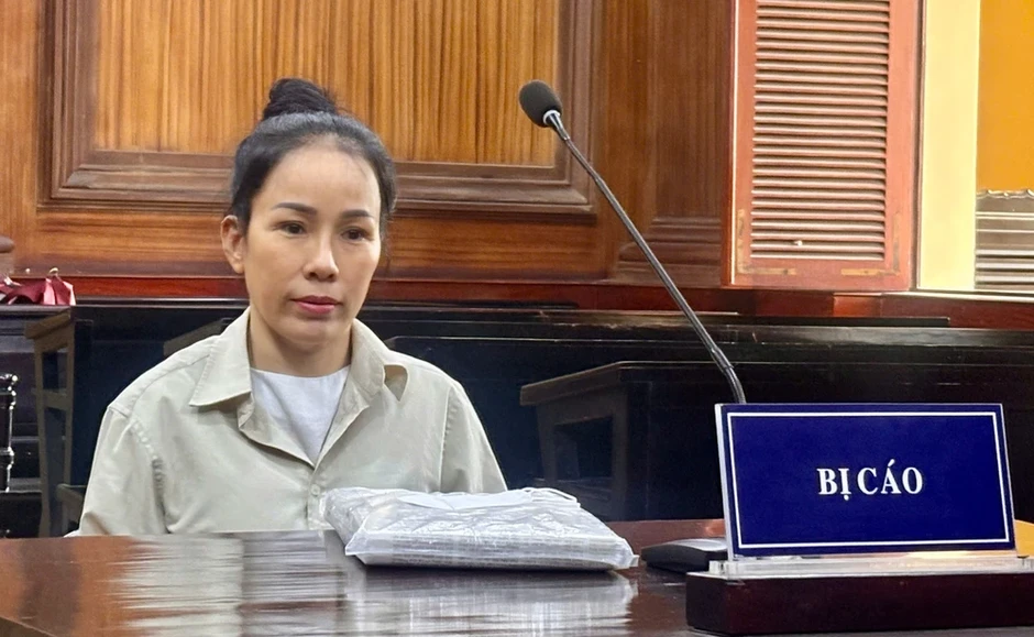 Đang xét xử phúc thẩm YouTuber Đinh Thị Lan Đang xét xử phúc thẩm YouTuber Đinh Thị Lan