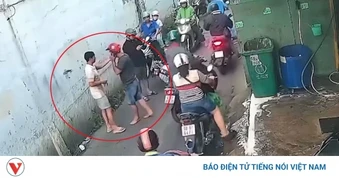 Đánh gục người can ngăn sau va chạm giao thông ở TP.HCM