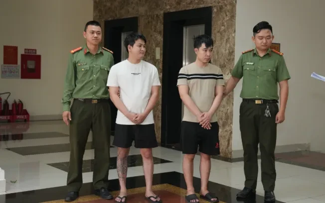 Đánh sập đường dây chiếm đoạt 23 tỷ đồng bằng chiêu “đổi sim” tinh vi Đánh sập đường dây chiếm đoạt 23 tỷ đồng bằng chiêu “đổi sim” tinh vi