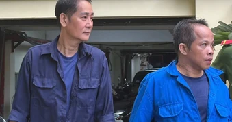 Đạo diễn Lê Minh kêu oan, phủ nhận tạt sơn, mắm tép đòi nợ