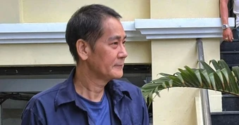 Đạo diễn Lê Minh vướng lao lý vì tạt chất bẩn vào nhà con nợ