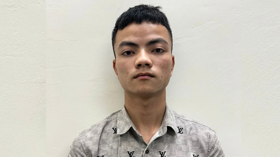 Đập kính ô tô trộm đồ hiệu và trộm xe điện tại khu đô thị Đập kính ô tô trộm đồ hiệu và trộm xe điện tại khu đô thị