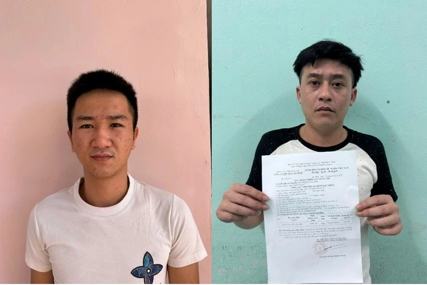 Đặt mua điện thoại hơn 20 triệu đồng rồi mang hàng giả ra đánh tráo Đặt mua điện thoại hơn 20 triệu đồng rồi mang hàng giả ra đánh tráo