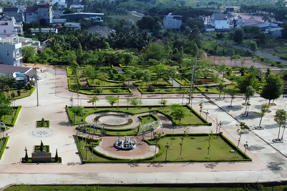 Đề nghị truy tố vắng mặt Chủ tịch Cây xanh Công Minh Đề nghị truy tố vắng mặt Chủ tịch Cây xanh Công Minh
