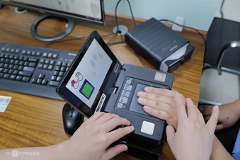 Đề xuất làm thẻ căn cước cho trẻ sơ sinh cùng với đăng ký khai sinh, thường trú