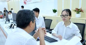 Đề xuất mới của Bộ Nội vụ về phân bổ biên chế công chức cấp tỉnh, xã