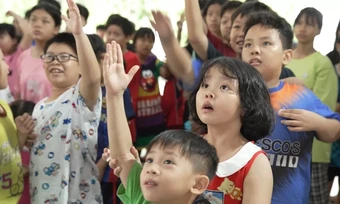 Đề xuất người trên 61 tuổi không được nhận con nuôi