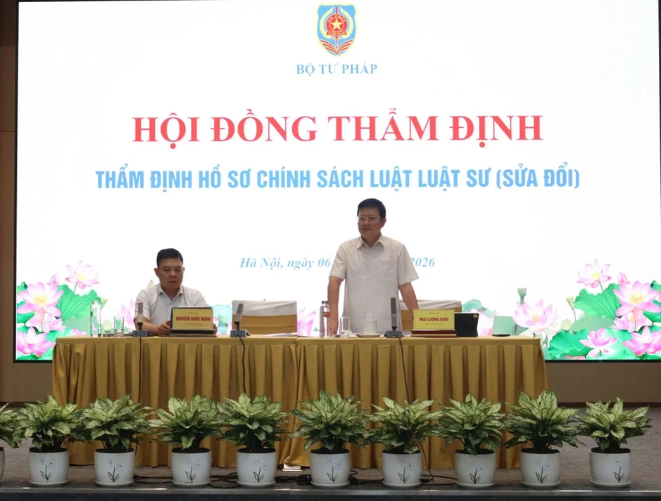 Đề xuất quy định tiêu chuẩn luật sư phải 'có bản lĩnh chính trị vững vàng' Đề xuất quy định tiêu chuẩn luật sư phải 'có bản lĩnh chính trị vững vàng'