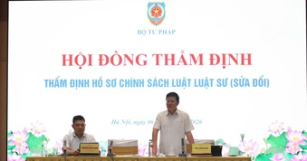 Đề xuất quy định tiêu chuẩn luật sư phải 'có bản lĩnh chính trị vững vàng'