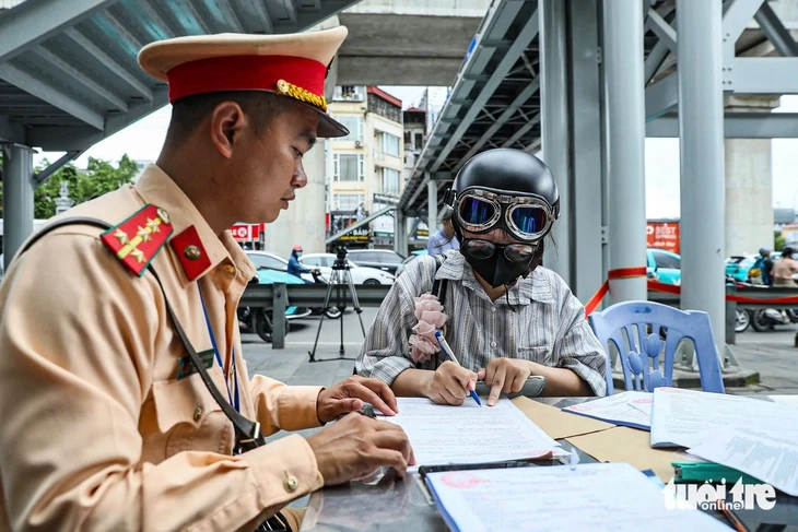 Đề xuất sửa đổi Nghị định 168: Vì sao cảnh sát được phạt tại chỗ đến 7,5 triệu đồng?