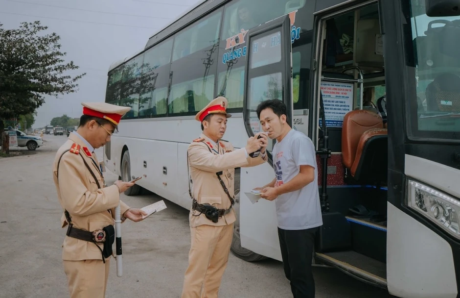 Đề xuất sửa Nghị định 168: Không tăng mức phạt, không tăng trừ điểm GPLX Đề xuất sửa Nghị định 168: Không tăng mức phạt, không tăng trừ điểm GPLX
