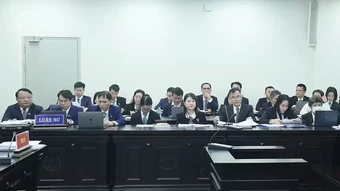 'Đề xuất thu hồi chứng chỉ sau 12 tháng không hành nghề có thể thiệt cho luật sư nữ'