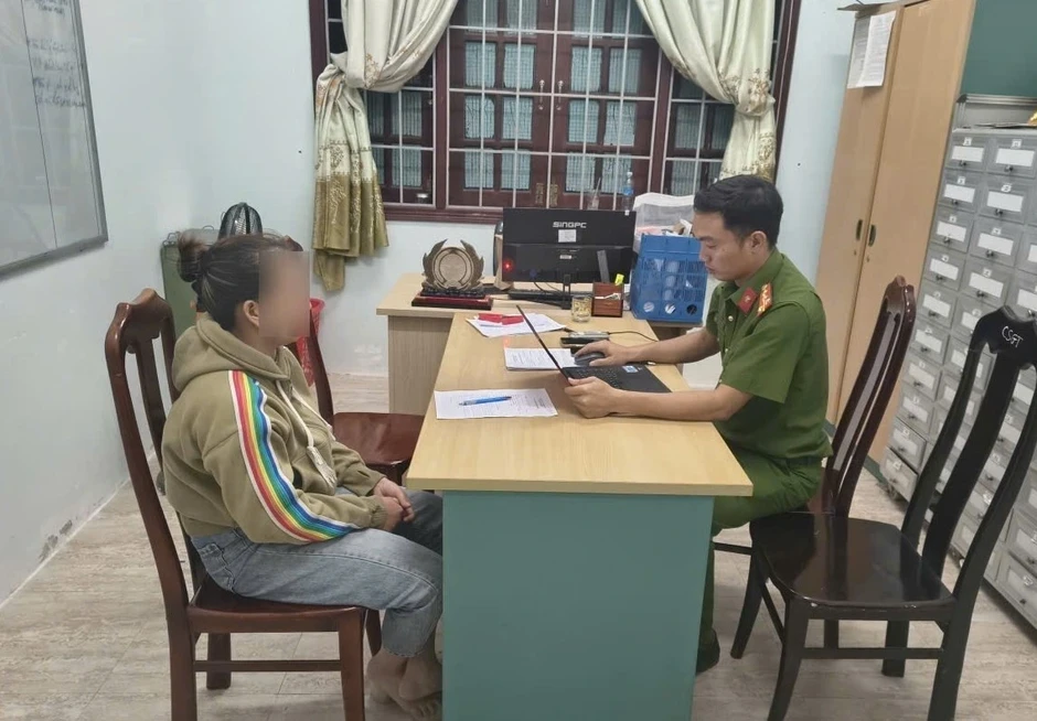 Đến nhà chơi rồi tráo đổi “heo đất” để trộm hàng chục triệu đồng Đến nhà chơi rồi tráo đổi “heo đất” để trộm hàng chục triệu đồng