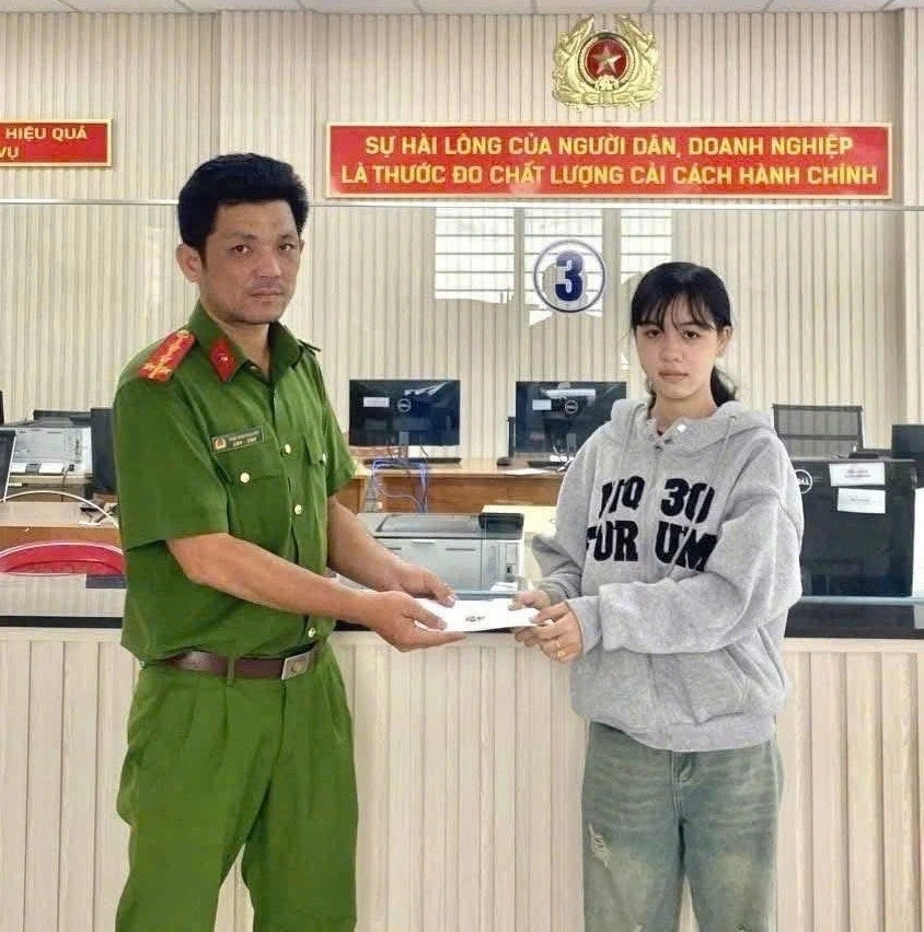 Đi câu cá, 'tiện tay' cướp giật dây chuyền của thiếu nữ Đi câu cá, 'tiện tay' cướp giật dây chuyền của thiếu nữ