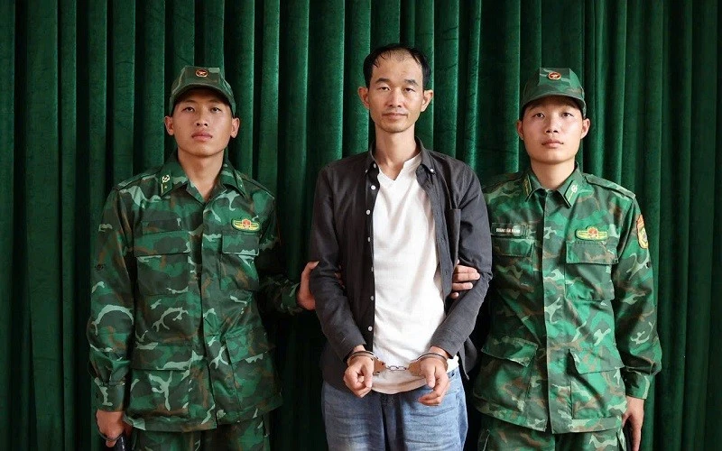 Điện Biên bàn giao một người Trung Quốc nhập cảnh trái phép vào địa bàn Điện Biên bàn giao một người Trung Quốc nhập cảnh trái phép vào địa bàn