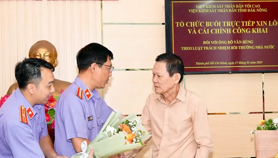 Diễn biến mới vụ giám đốc bị kết án oan phải làm bảo vệ để mưu sinh Diễn biến mới vụ giám đốc bị kết án oan phải làm bảo vệ để mưu sinh