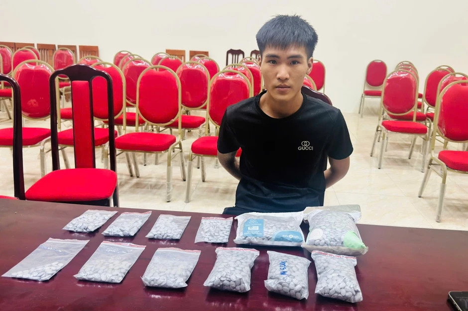 Diễn viên Kiều Thanh bị bắt trong vụ án ma túy lớn tại Hà Nội Diễn viên Kiều Thanh bị bắt trong vụ án ma túy lớn tại Hà Nội