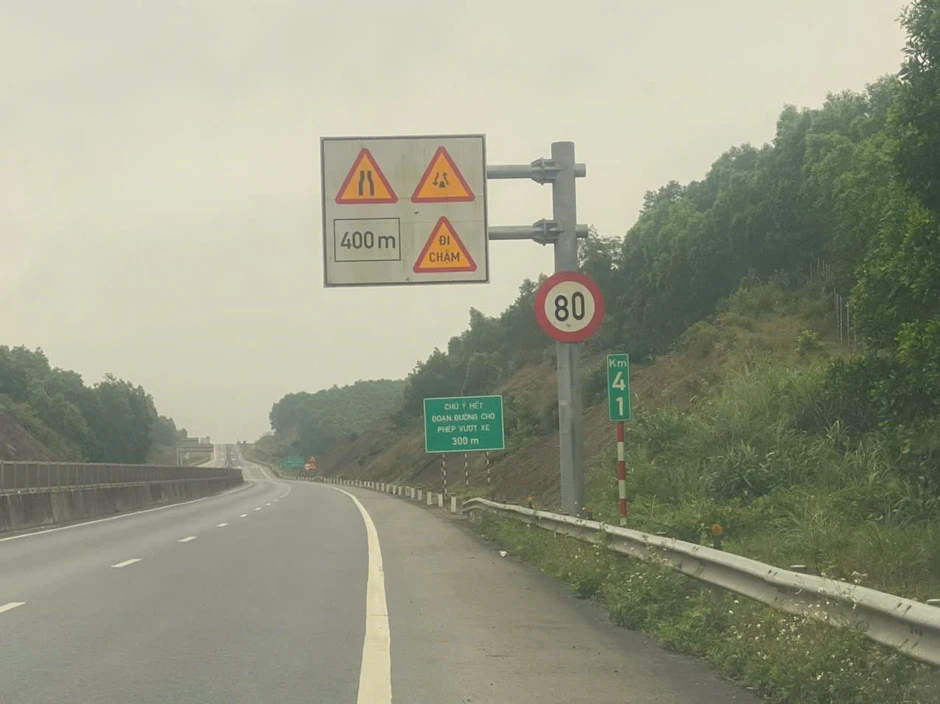 Điều chỉnh tốc độ tối đa lưu thông trên cao tốc Cam Lộ - La Sơn