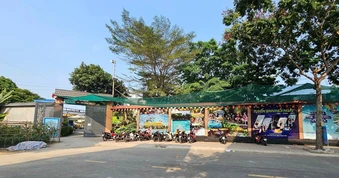 Điều tra bé trai đuối nước tử vong tại hồ bơi